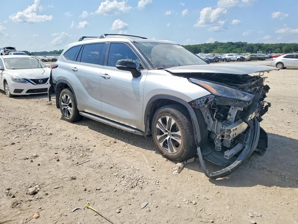 2024 TOYOTA HIGHLANDER XLE 4