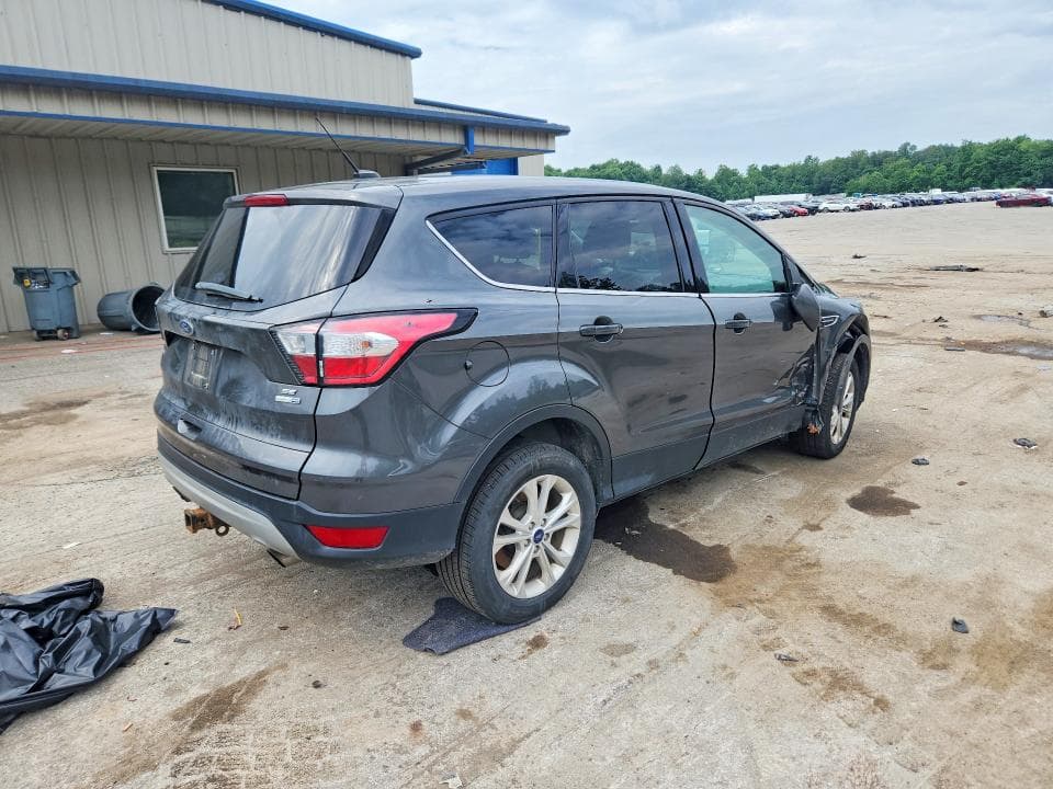 2017 FORD ESCAPE SE 3