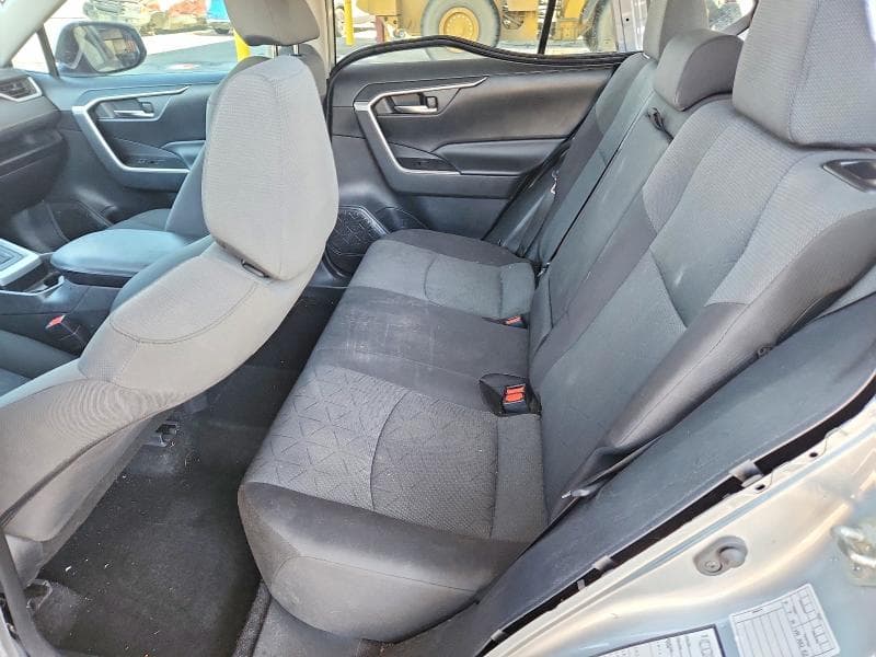 2019 TOYOTA RAV4 XLE 11