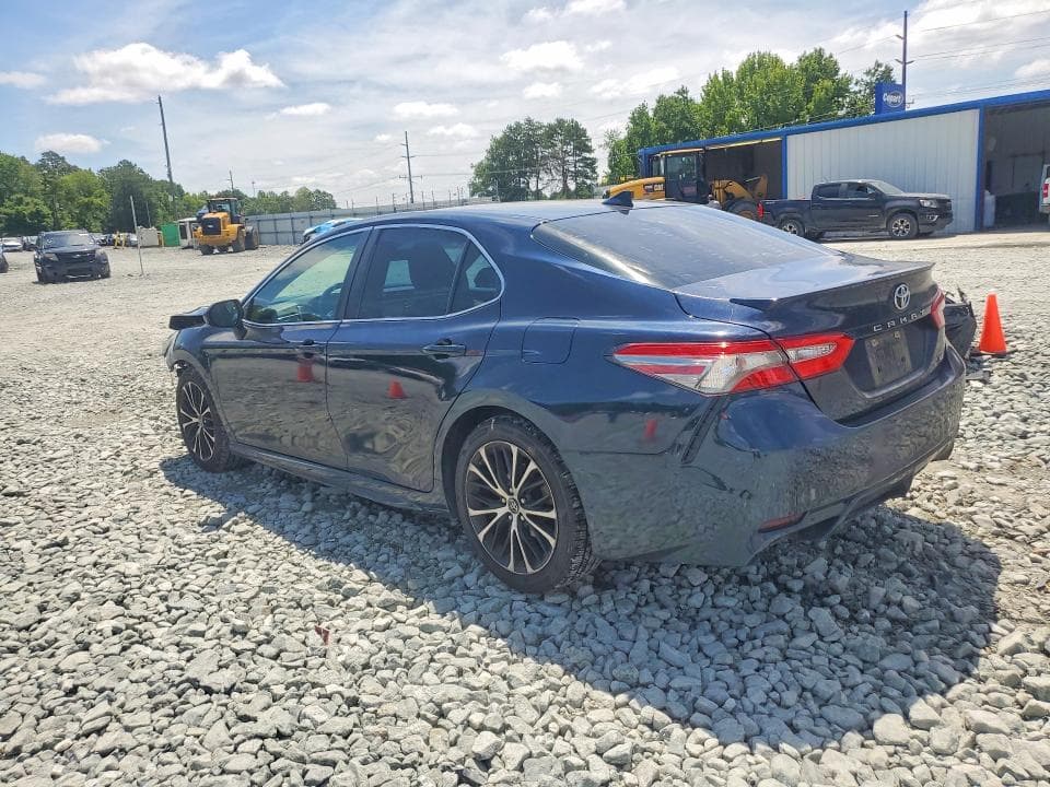 2019 TOYOTA CAMRY SE 2