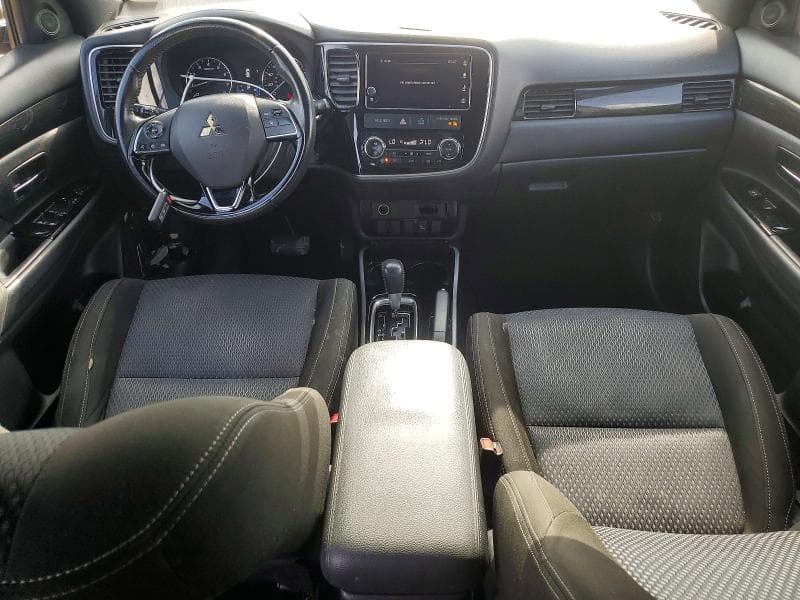 2018 MITSUBISHI OUTLANDER SE 8