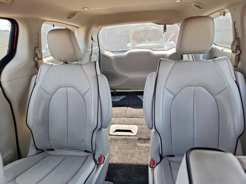 2018 CHRYSLER PACIFICA HYBRID LIMITED 10
