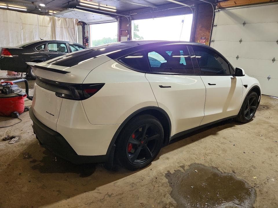 2026 TESLA MODEL Y 3
