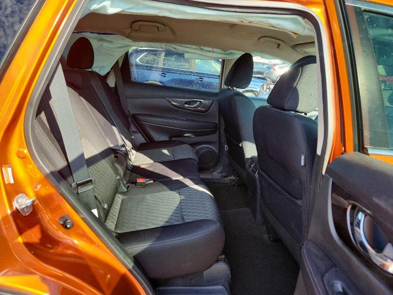 2018 NISSAN ROGUE SV 11