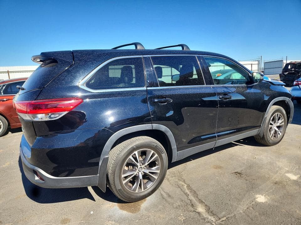 2019 TOYOTA HIGHLANDER LE 3