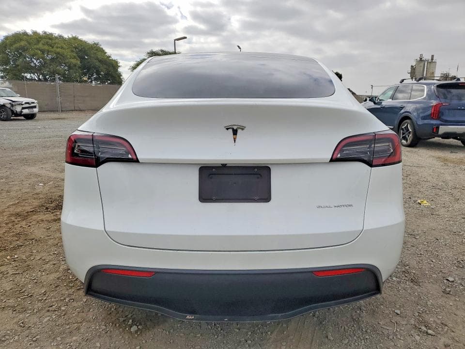 2023 TESLA MODEL Y 6