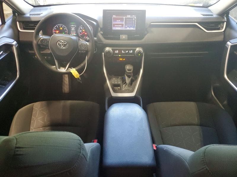 2022 TOYOTA RAV4 XLE 8