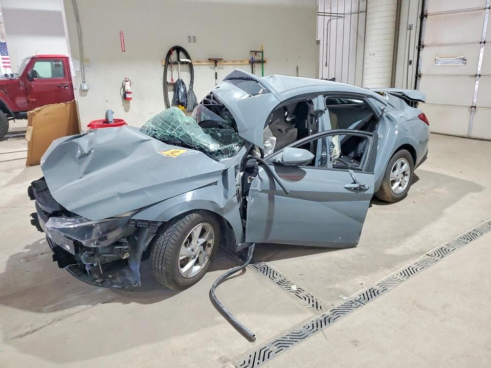 2021 HYUNDAI ELANTRA SE - 1