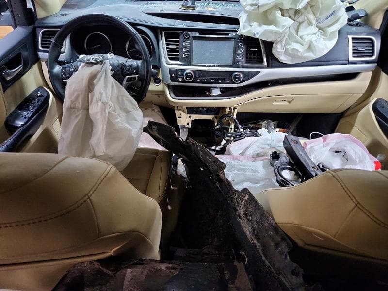 2019 TOYOTA HIGHLANDER XLE 8