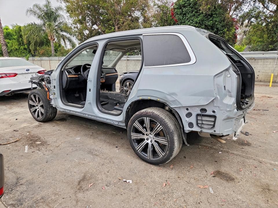 2025 VOLVO XC90 CORE 2