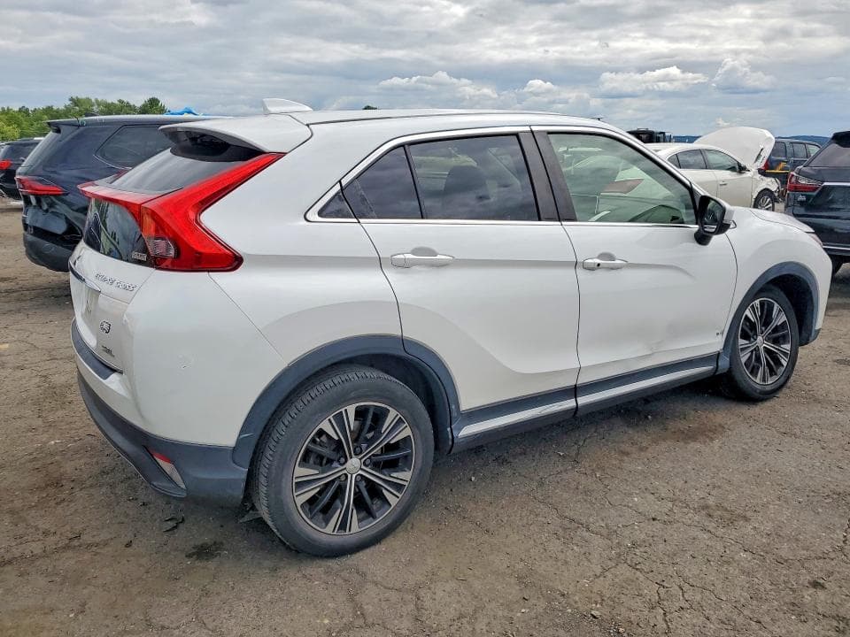 2019 MITSUBISHI ECLIPSE CROSS SE 3