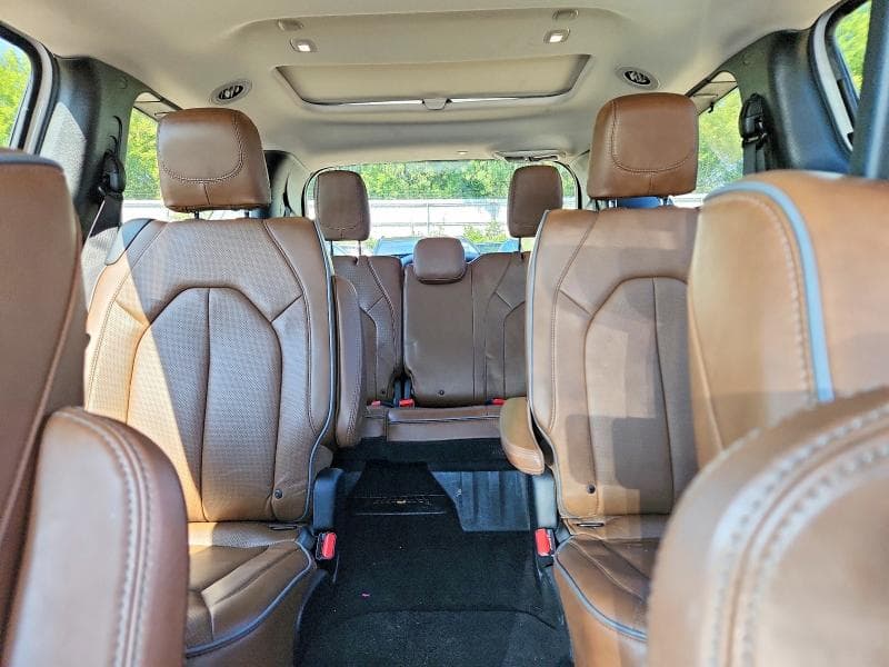 2019 CHRYSLER PACIFICA LIMITED 10