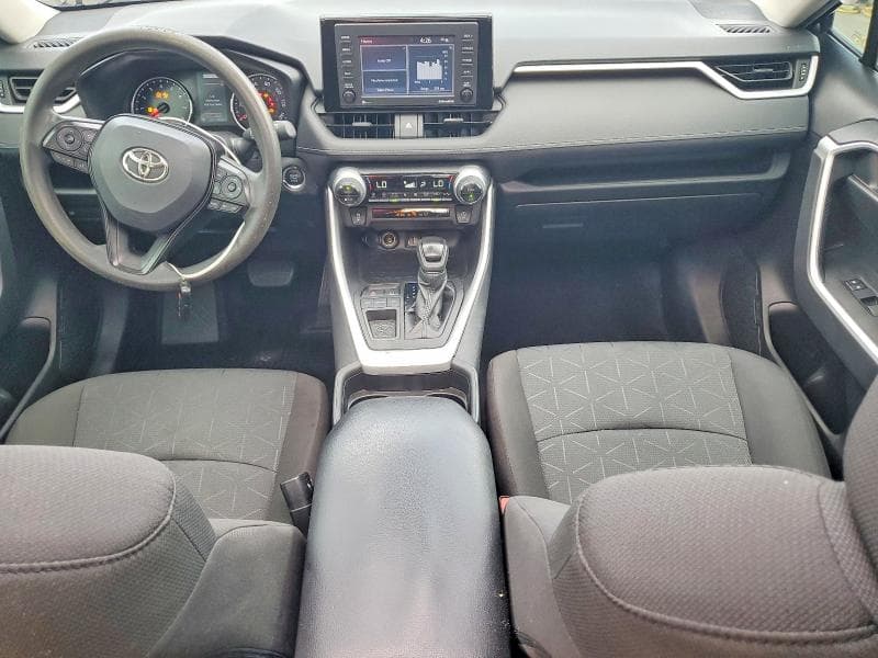 2021 TOYOTA RAV4 XLE 8