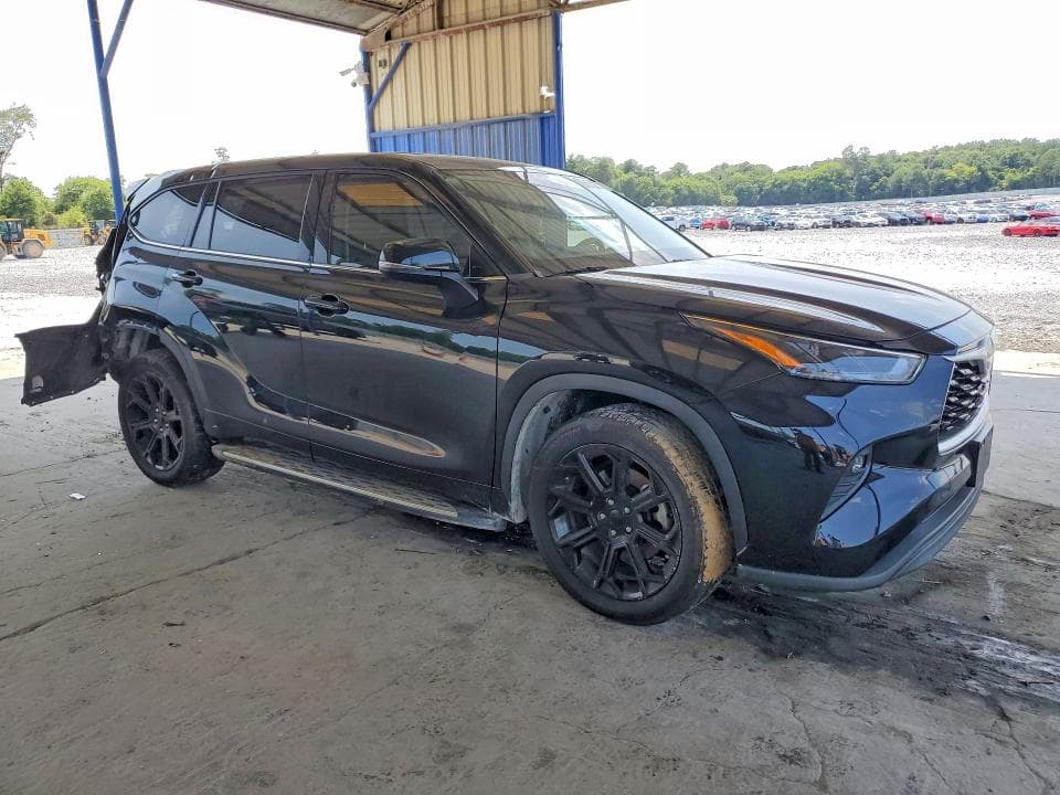 2022 TOYOTA HIGHLANDER LE 4