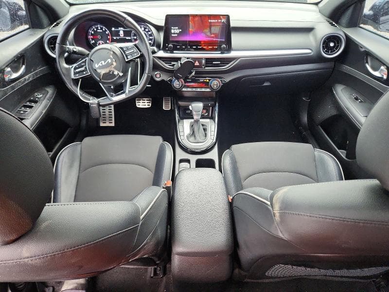 2023 KIA FORTE GT LINE 8
