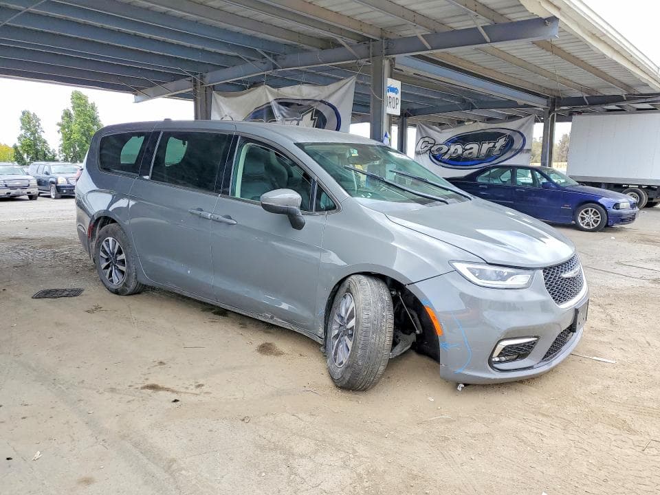 2023 CHRYSLER PACIFICA HYBRID TOURING L 4