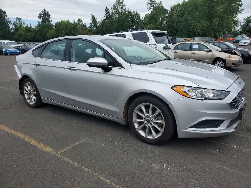 2017 FORD FUSION SE 4