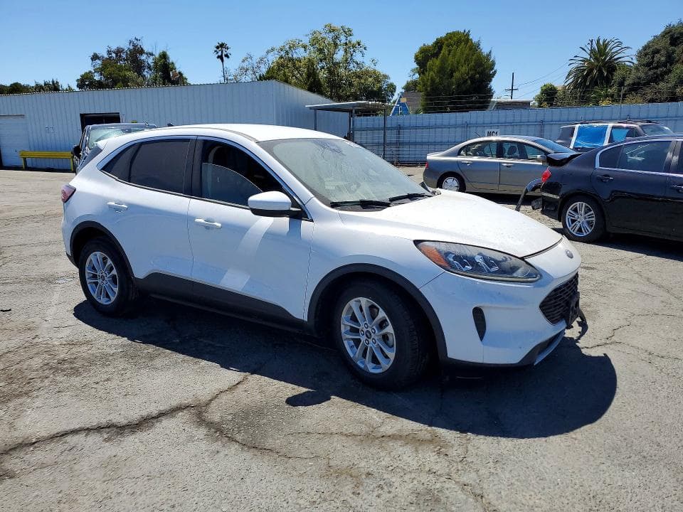 2020 FORD ESCAPE SE 4