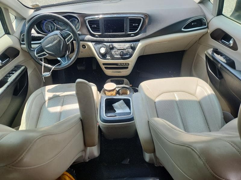 2021 CHRYSLER VOYAGER LXI 8