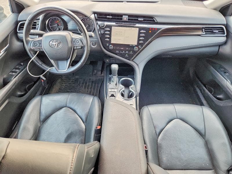 2020 TOYOTA CAMRY XLE 8