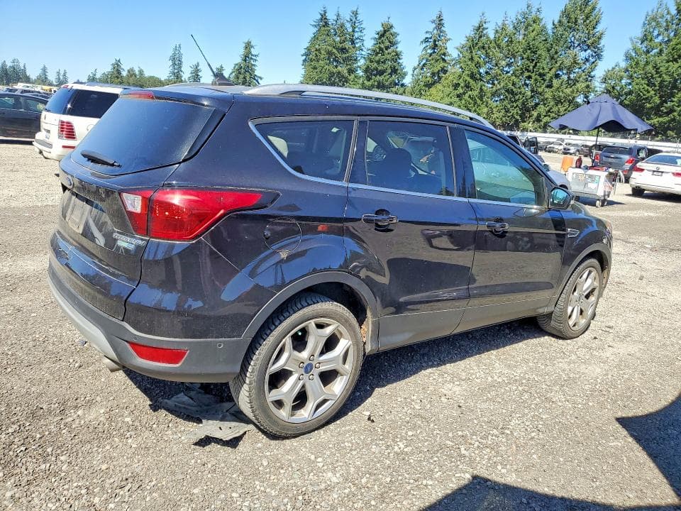 2019 FORD ESCAPE TITANIUM 3