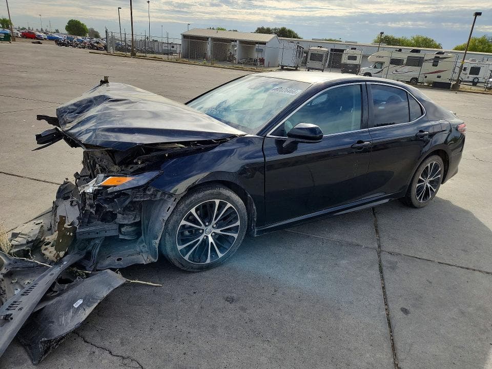 2018 TOYOTA CAMRY SE - 1