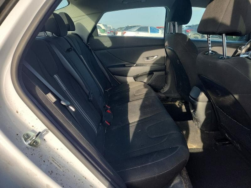 2025 HYUNDAI ELANTRA SEL 10