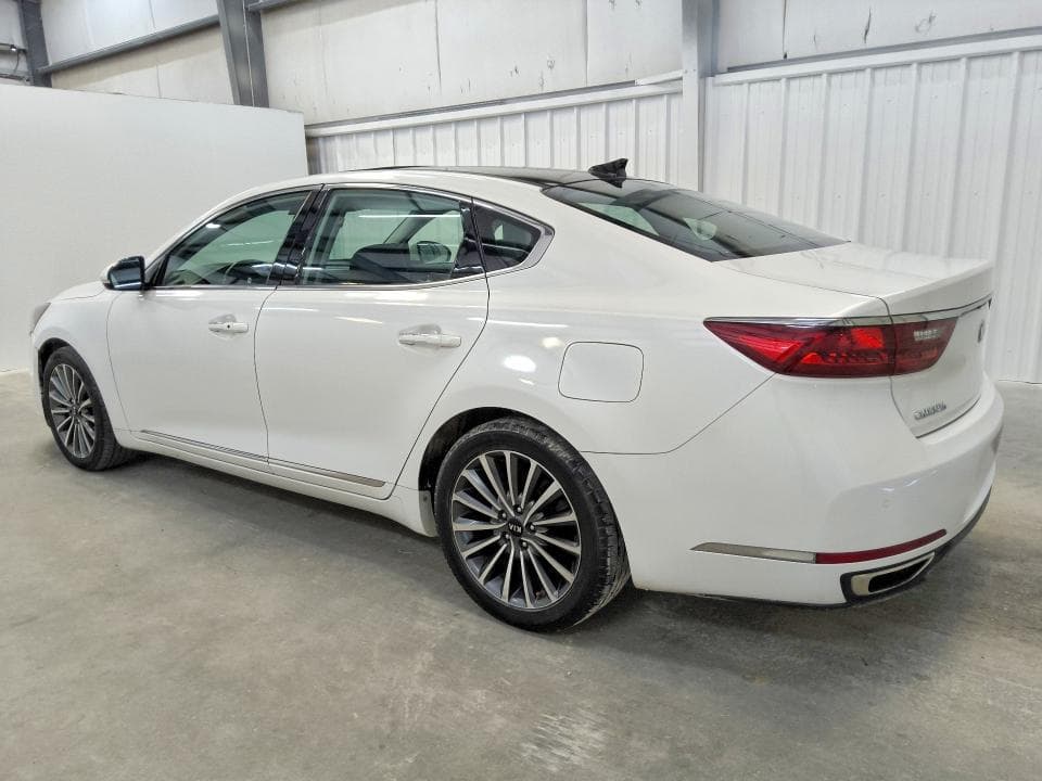 2017 KIA CADENZA PREMIUM 2