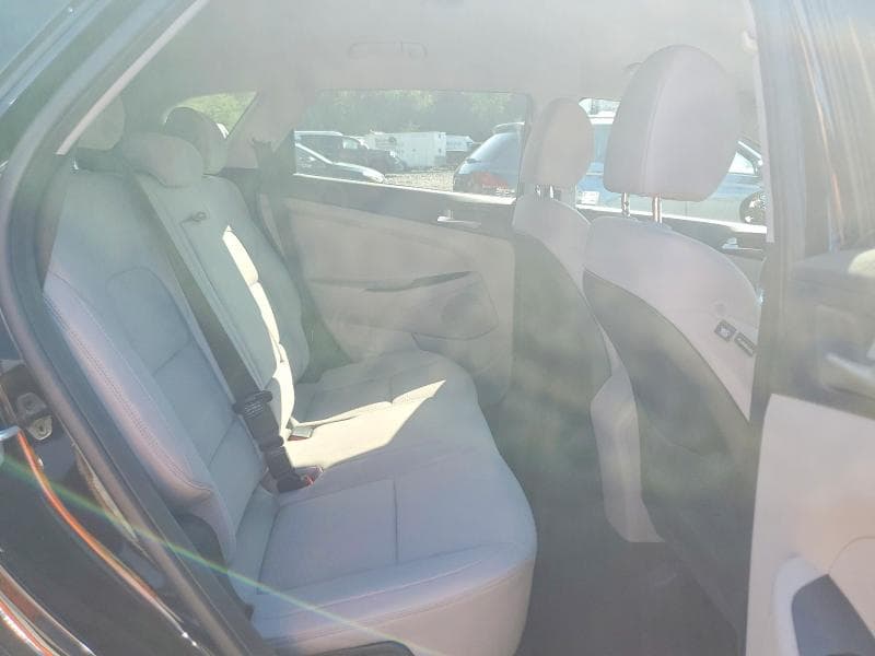 2020 HYUNDAI TUCSON SE 11