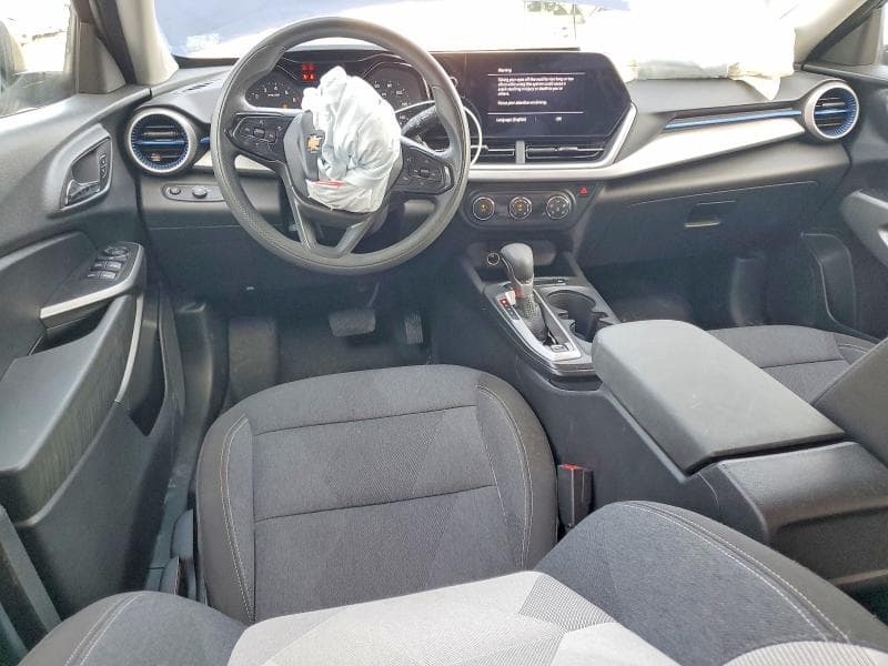 2024 CHEVROLET TRAX LS 8