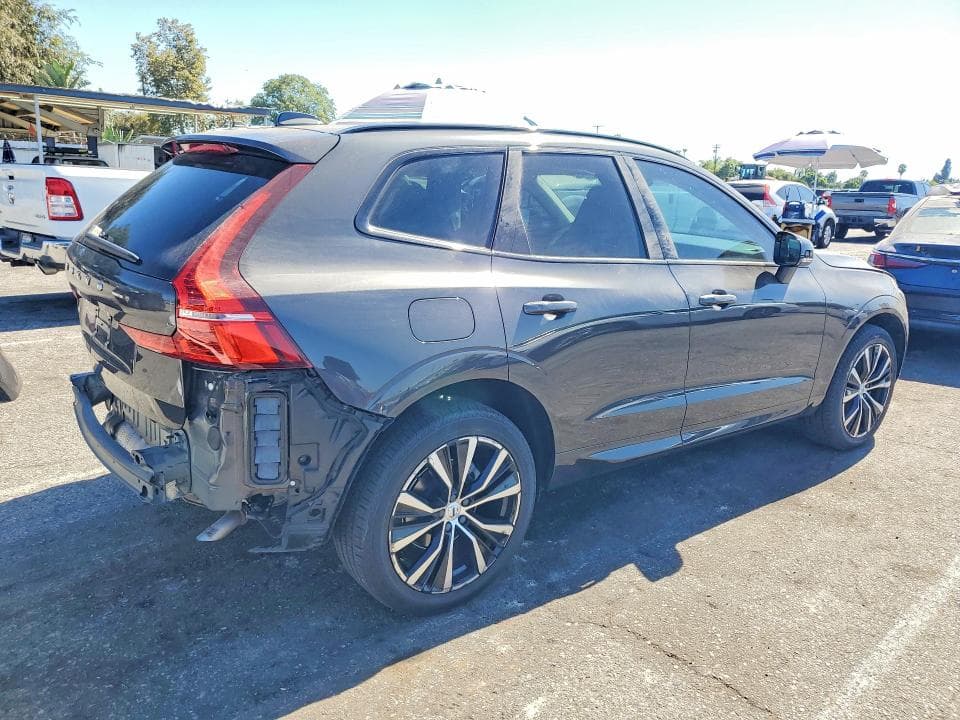 2024 VOLVO XC60 PLUS 3