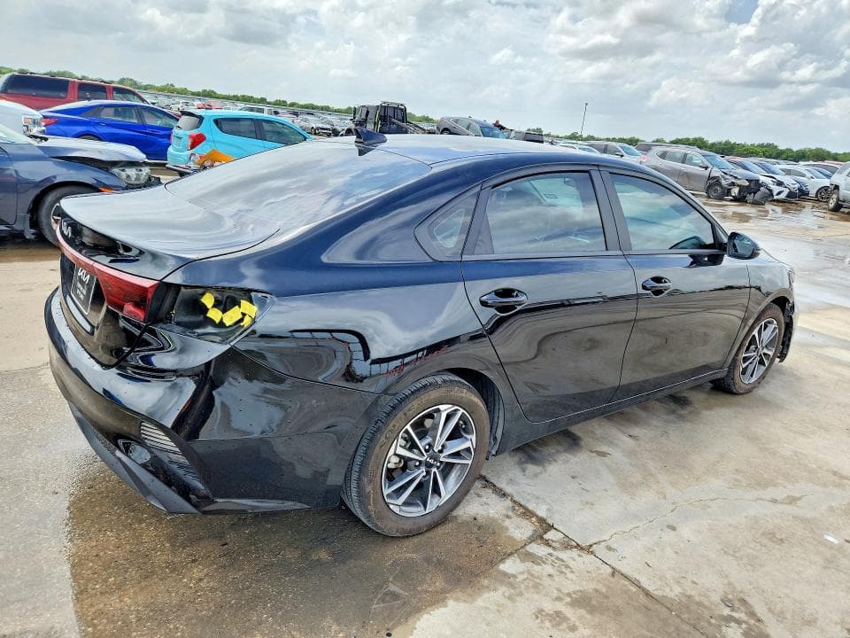 2023 KIA FORTE LXS 3