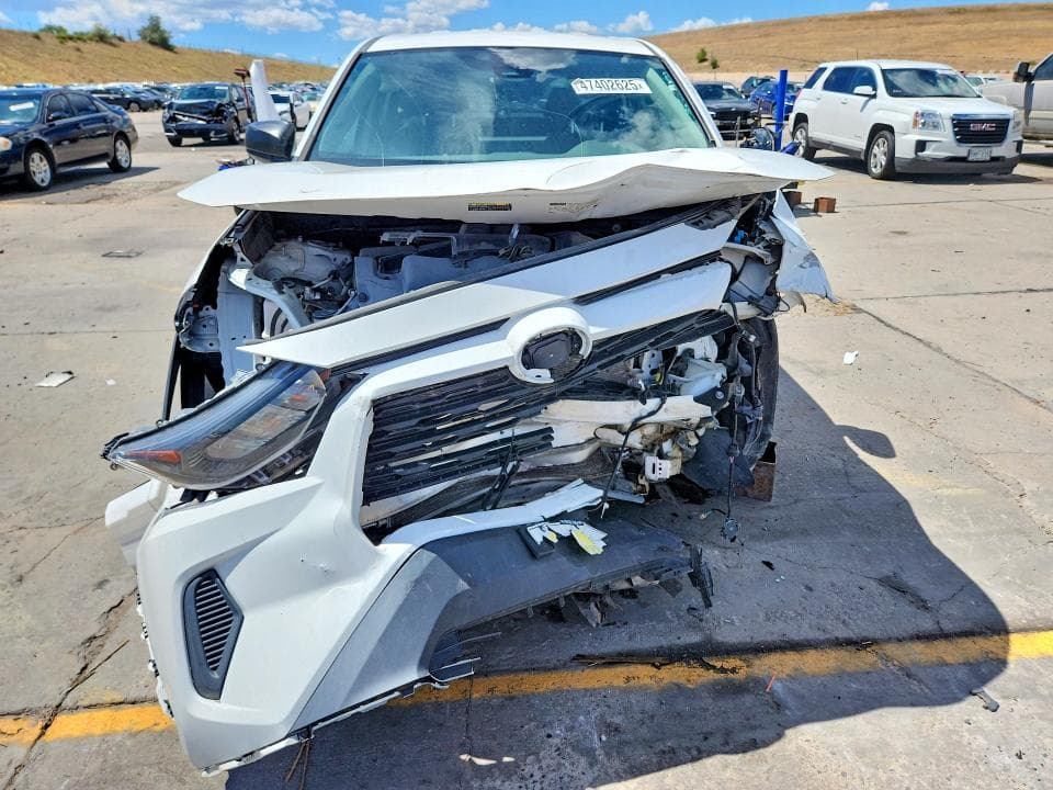 2022 TOYOTA RAV4 LE 5