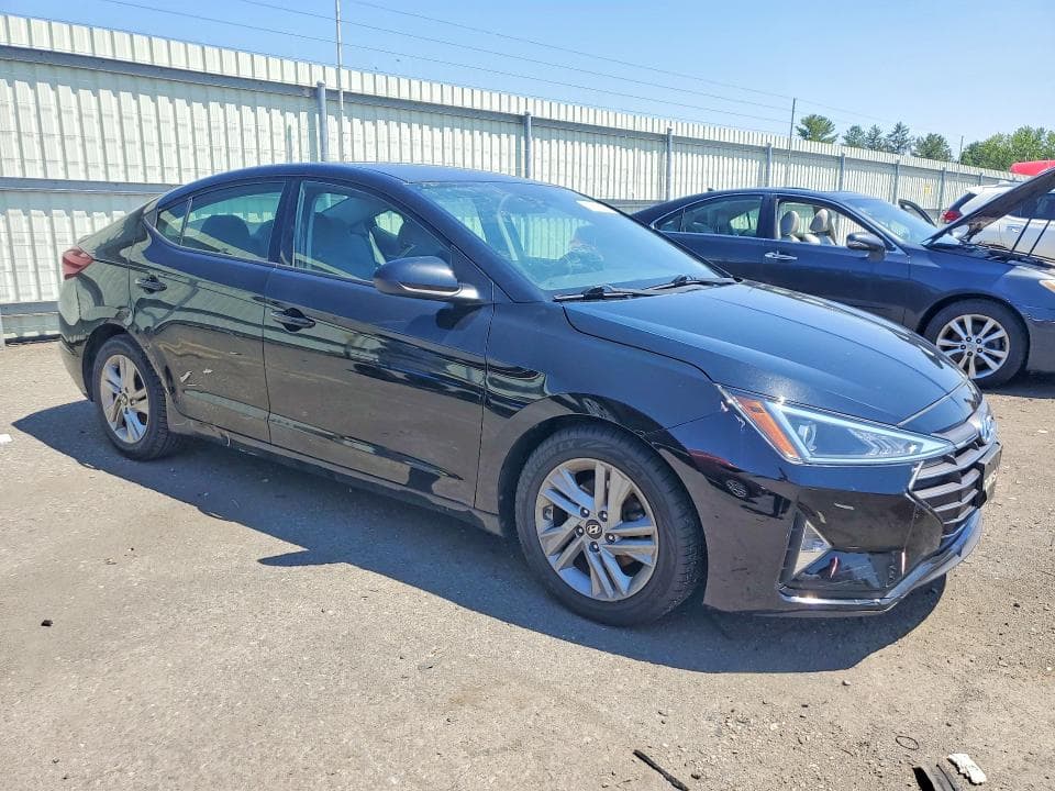 2019 HYUNDAI ELANTRA SEL 4