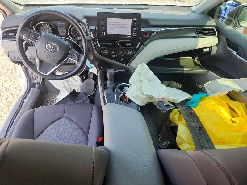 2022 TOYOTA CAMRY LE 8