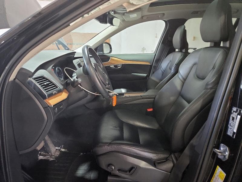2021 VOLVO XC90 T6 MOMENTUM 7