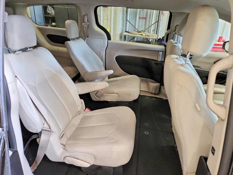 2017 CHRYSLER PACIFICA TOURING 11