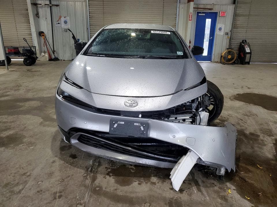 2024 TOYOTA PRIUS XLE 5