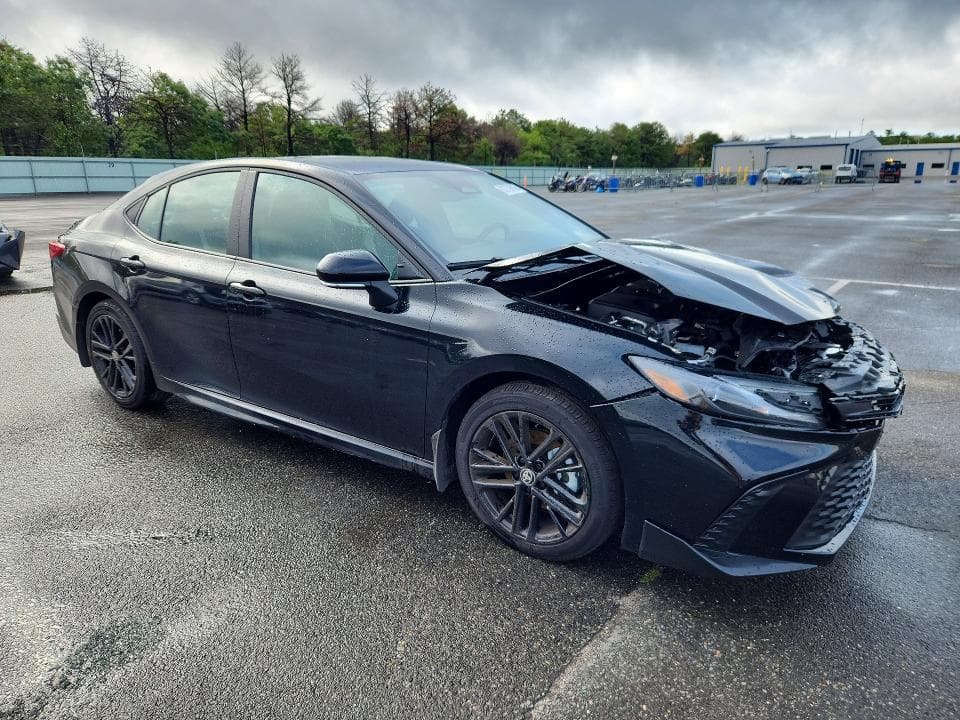 2026 TOYOTA CAMRY SE 4