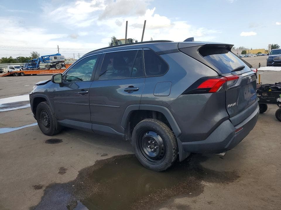 2021 TOYOTA RAV4 LE 2