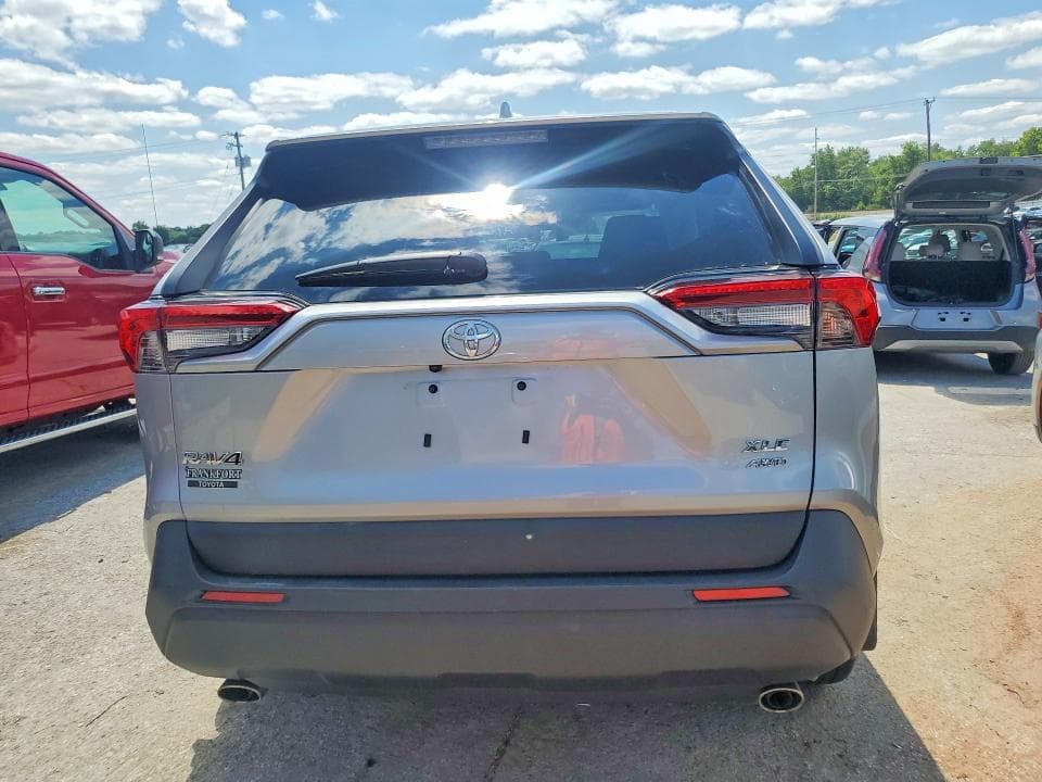 2025 TOYOTA RAV4 XLE 6