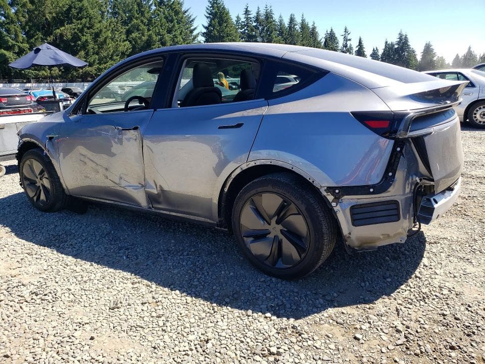 2026 TESLA MODEL Y 2