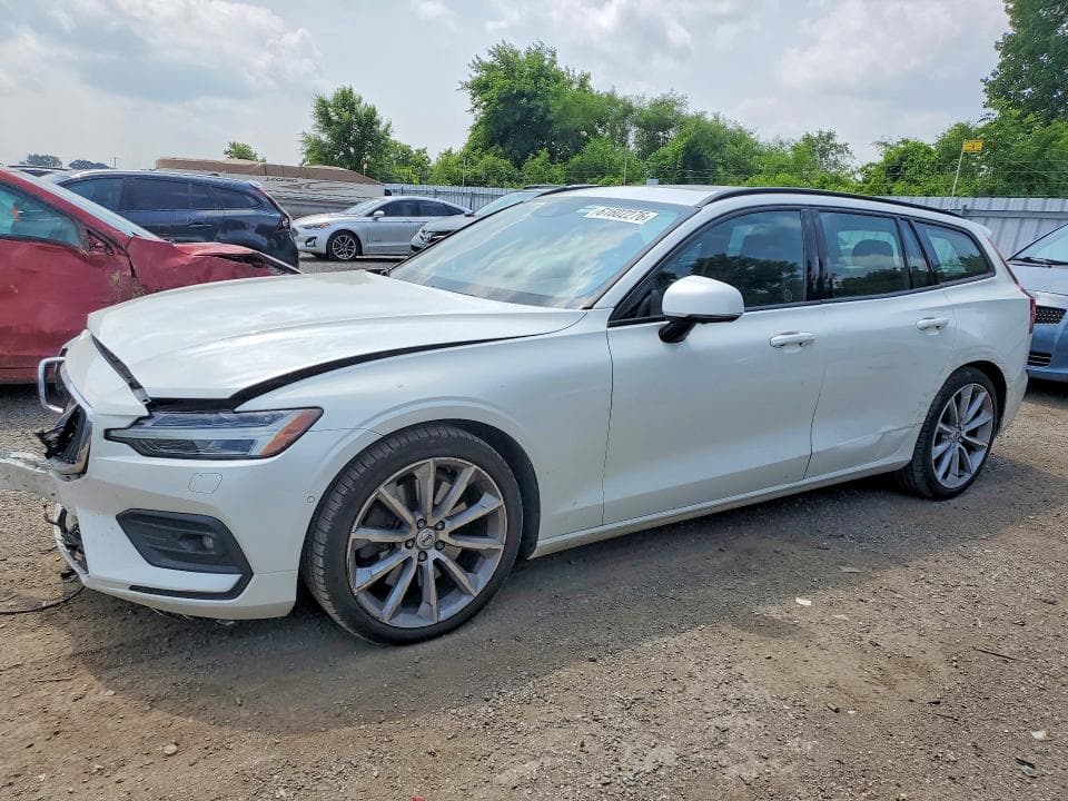 2019 VOLVO V60 T6 MOMENTUM - 1