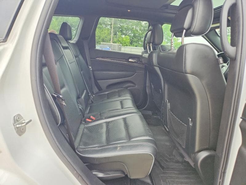 2019 JEEP GRAND CHEROKEE OVERLAND 11