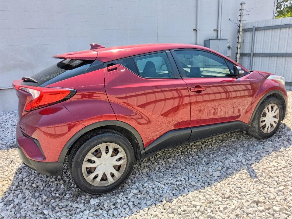 2019 TOYOTA C-HR LE 3