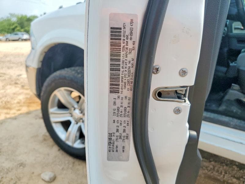 2019 RAM 1500 CLASSIC SLT 12