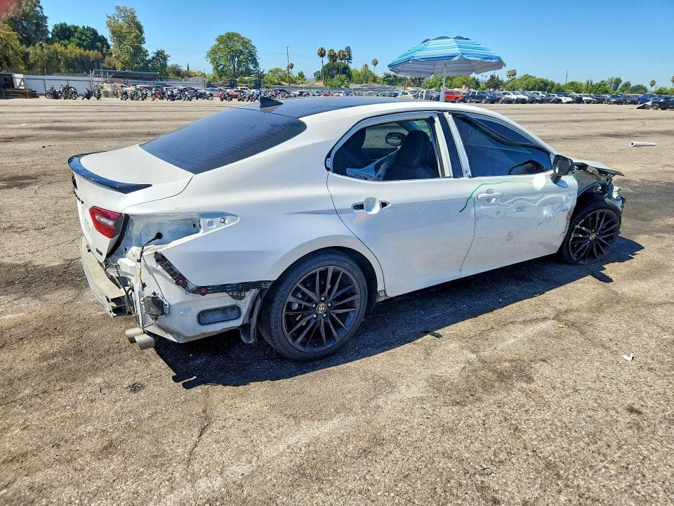2022 TOYOTA CAMRY XSE 3