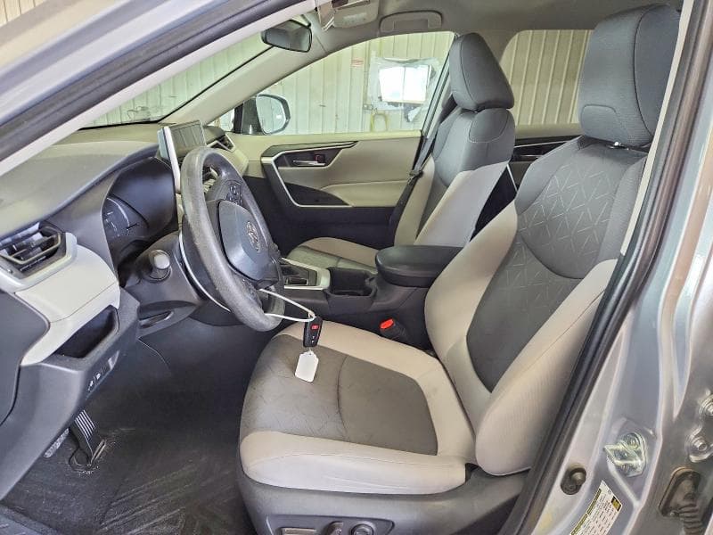 2024 TOYOTA RAV4 XLE 7