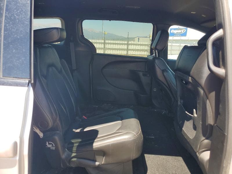 2023 CHRYSLER PACIFICA TOURING L 11