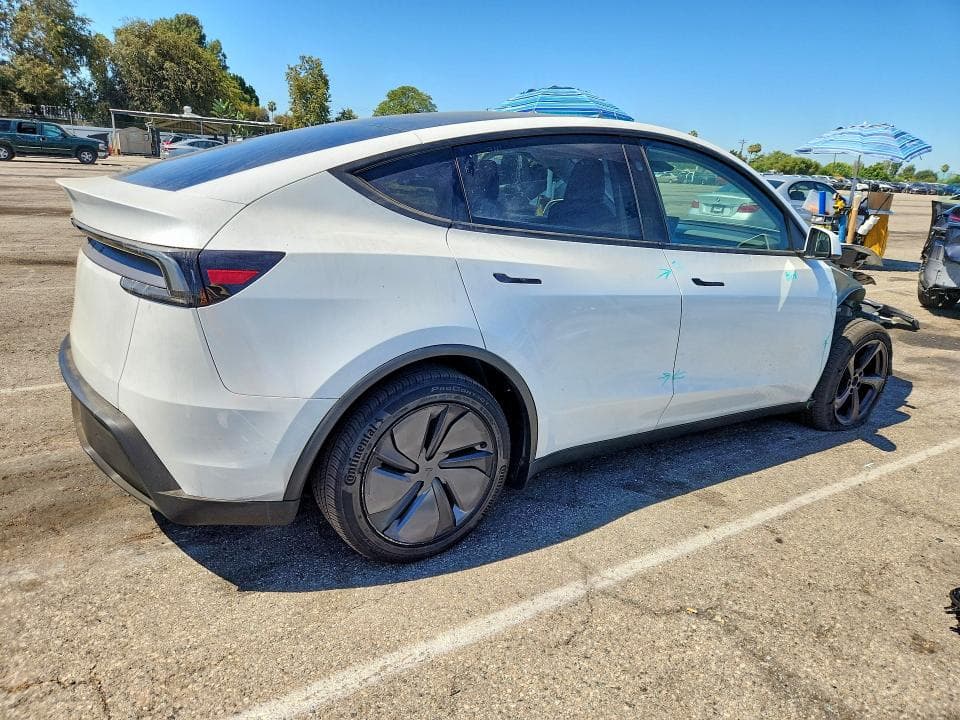 2026 TESLA MODEL Y 3
